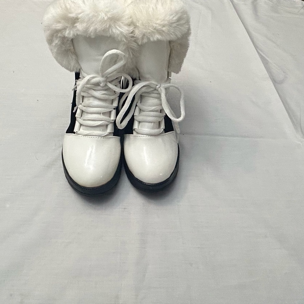 NO NAME BRAND - Picture 1 of 11